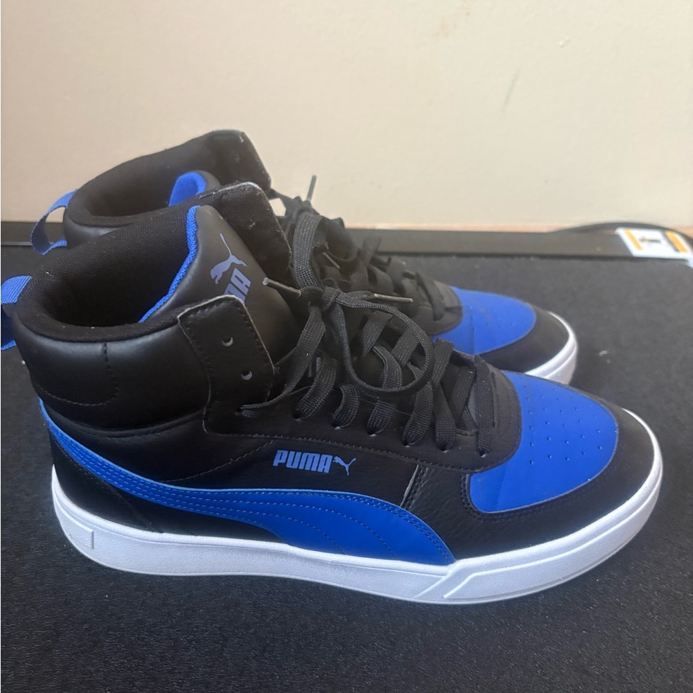 Puma Men's Black and Blue High-Top Sneakers